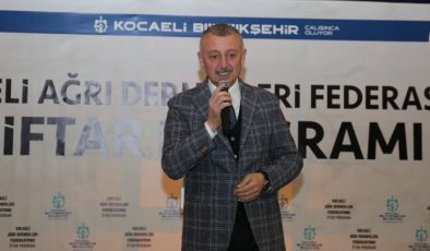 Başkan Büyükakın, Ağrı ve Trabzon il derneklerinin iftar programına katıldı